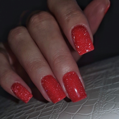 classic red glitter nails