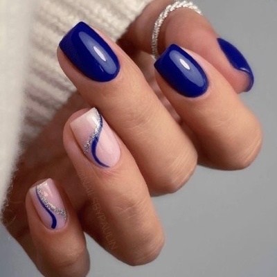 dark blue nails for the evening