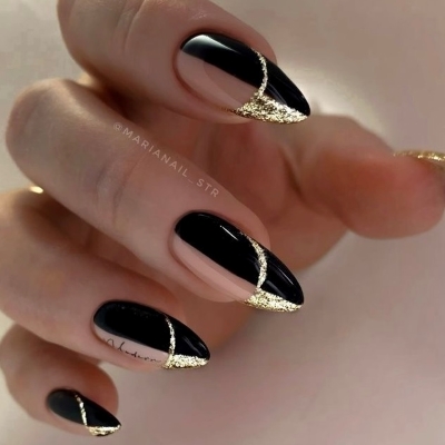shiny nails with gold stripes