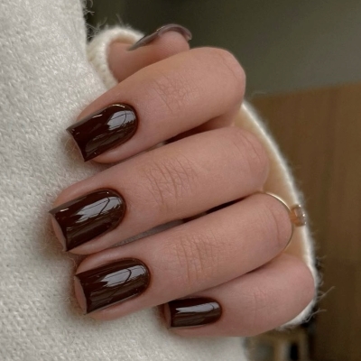 erdtöne für ruhige nägel