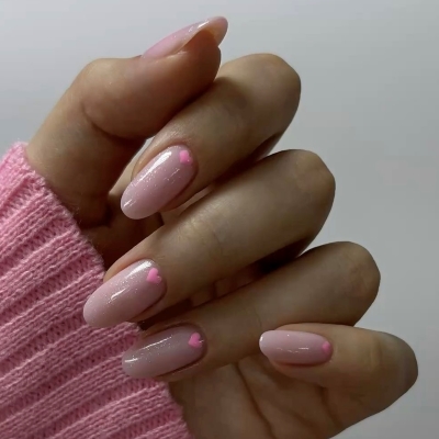 Oval nails for a natural look