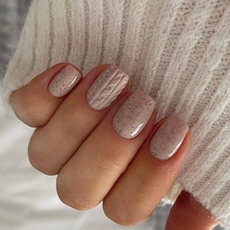 Gemütliche Strickmaniküre für den Herbst