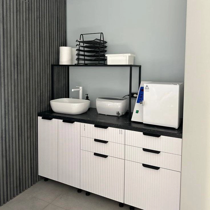 Disinfection processes in the salon using sterilization control strips