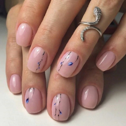 нюдовый маникюр