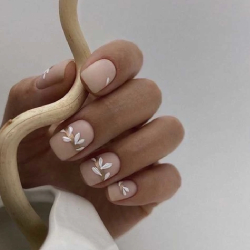 нюдовый маникюр