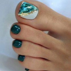 тренд педикюра 2025